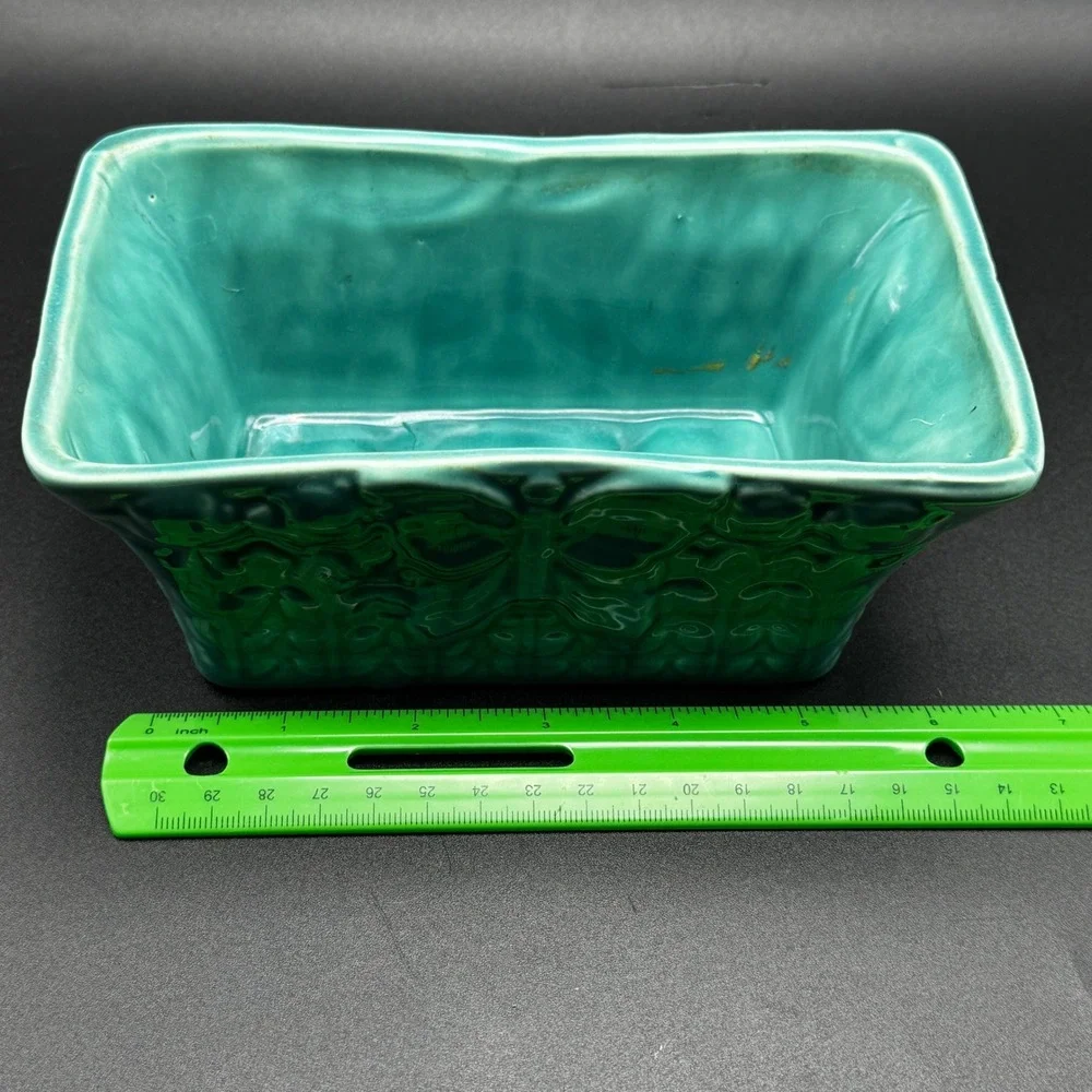 Unbranded vintage ceramic